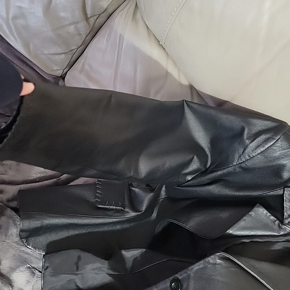 Newport News womens leather jacket. Never worn, in amazing shape! Black in color - Picture 4 of 7